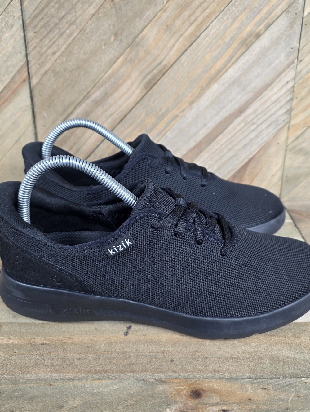 Kizik Madrid Eco-Knit Womens Athletic Comfort Sneakers Size 8.5 Triple Black